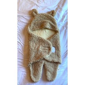 NWOT XM Wealthy Teddy Swaddle Small 0-6 months